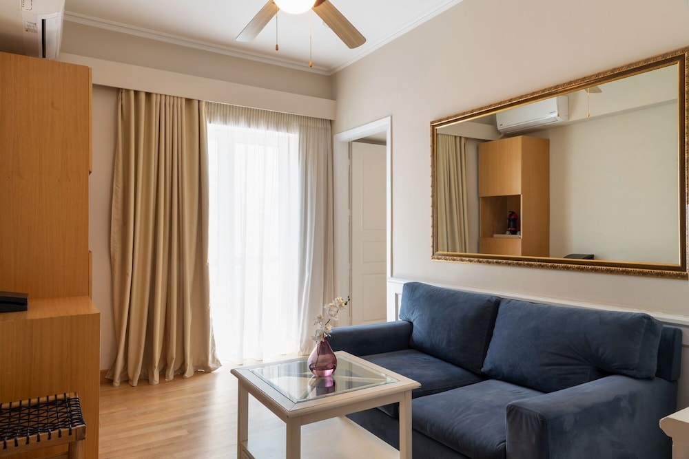 Coral Hotel 37/50