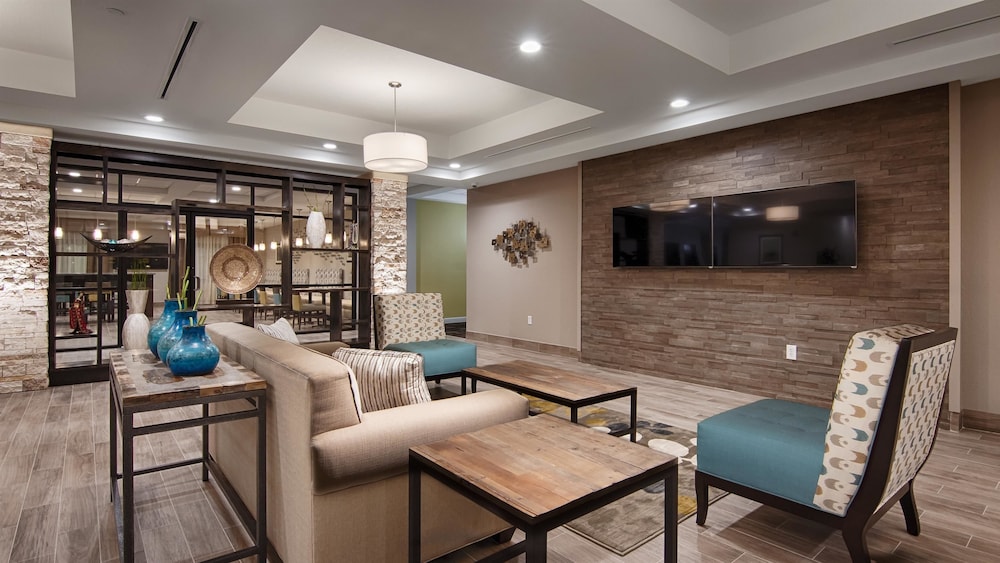 Best Western Plus College Station Inn and Suites 26/35