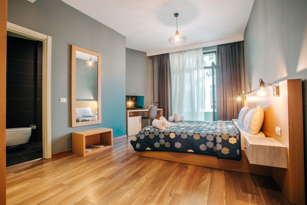 Arc Hotel Tirana 10/50