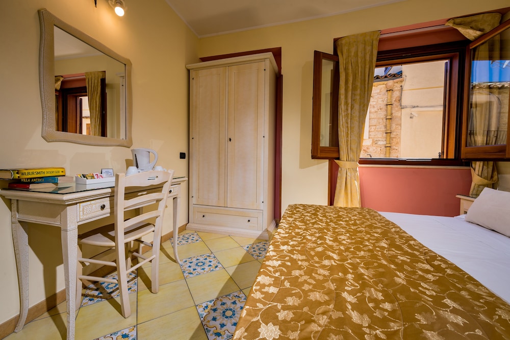 HOTEL CALA MARINA 25/72