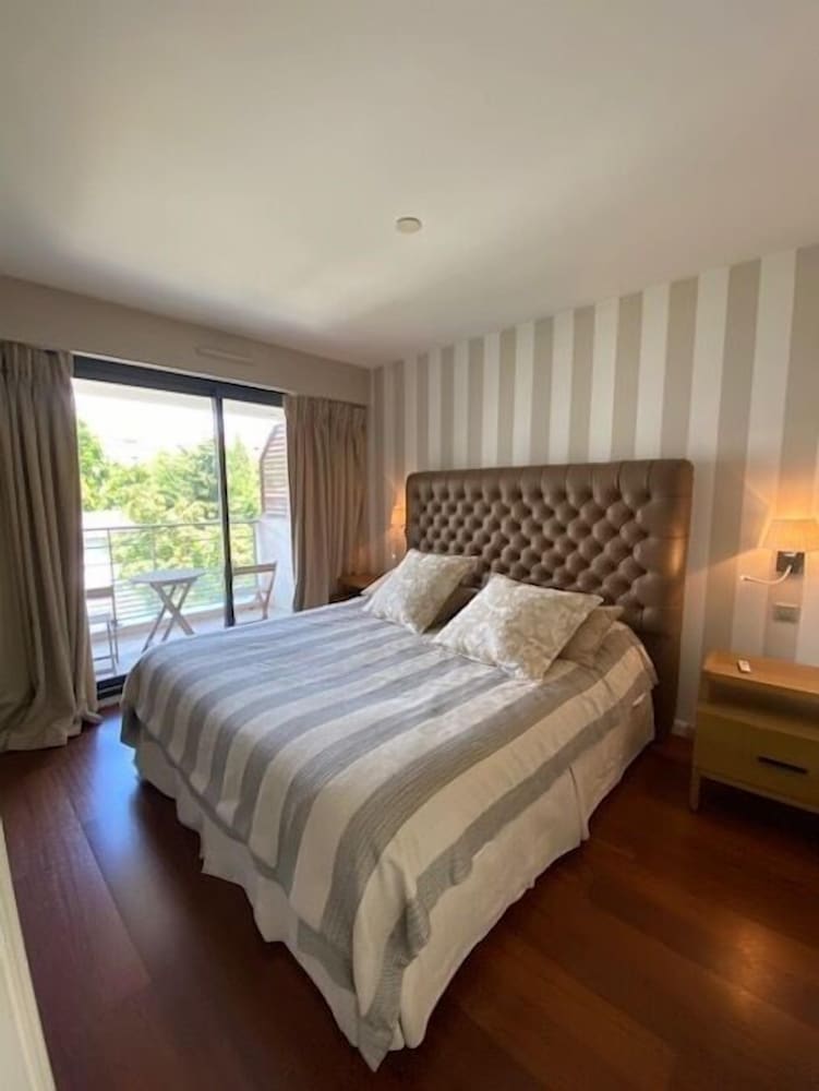 Carlton Riviera 7/50