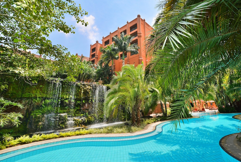 Kampala Serena Hotel 58/60