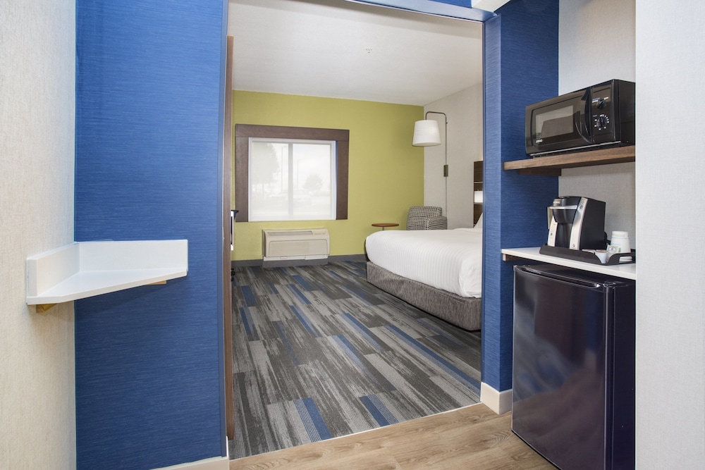 Holiday Inn Express Kansas City - At The Legends 20/60