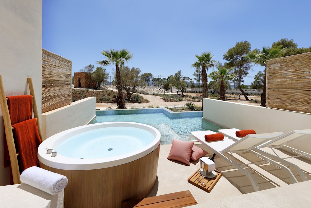 The Signature Level at TRS Ibiza Hotel 24/60