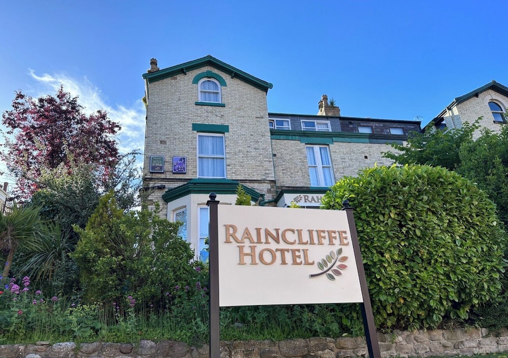 Raincliffe Hotel 2/50