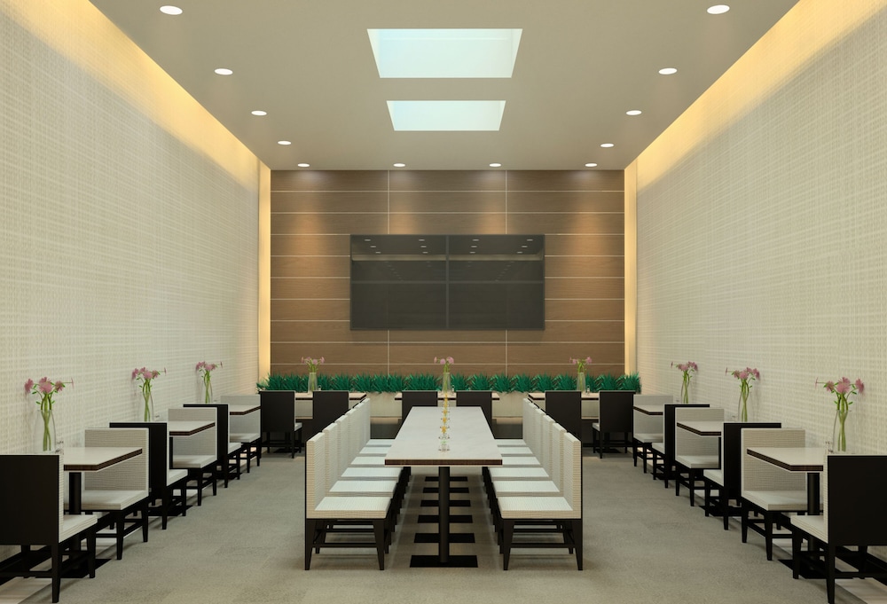 Wingate By Wyndham Long Island City 43/45