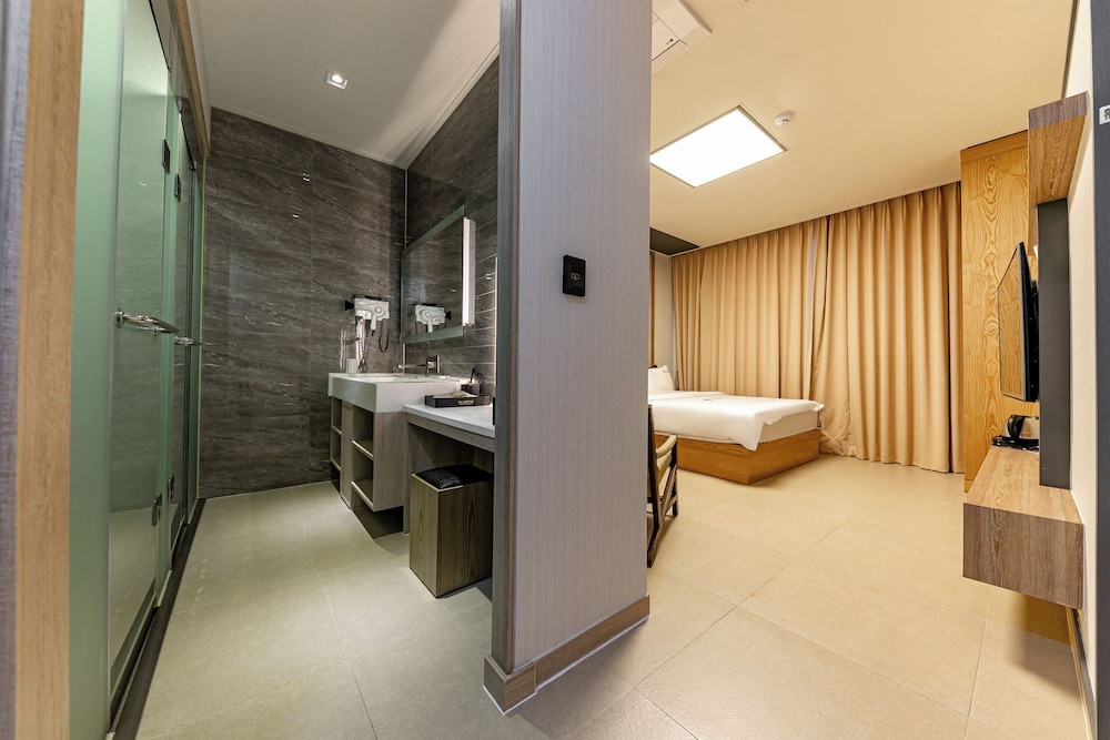 Yeosu Stay Hotel 51/53