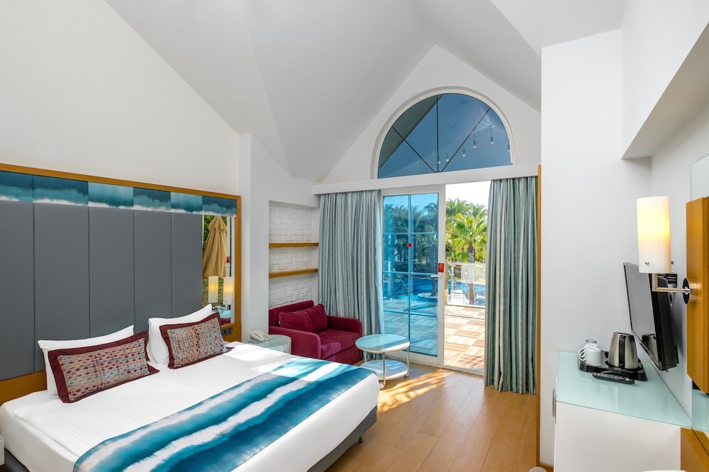 Suite, Villa, 2 Queen and Twin Beds