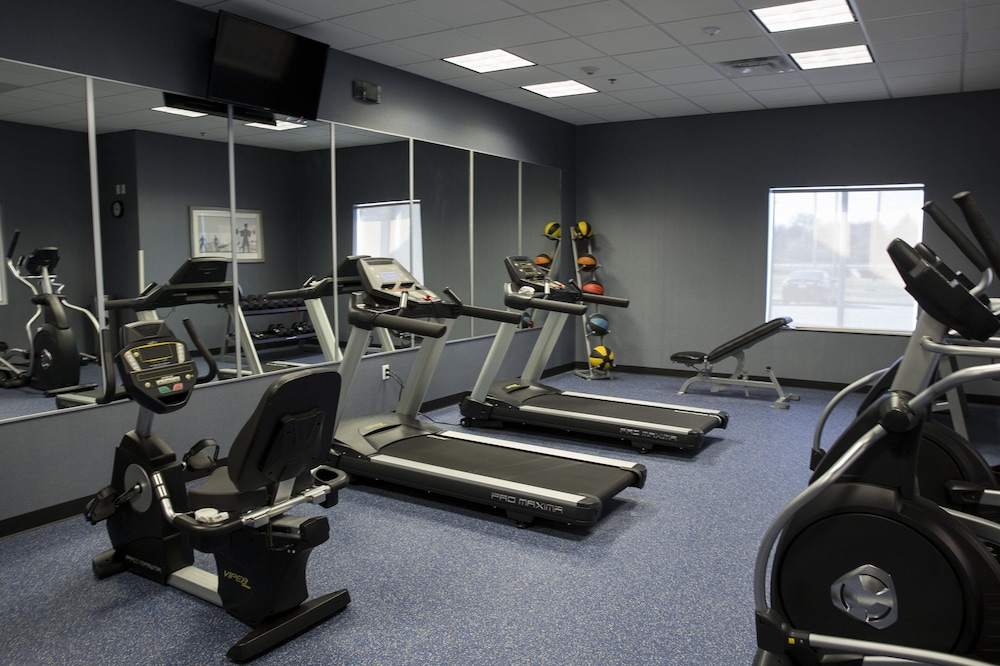 Holiday Inn Express Suites Edwardsville 21/45