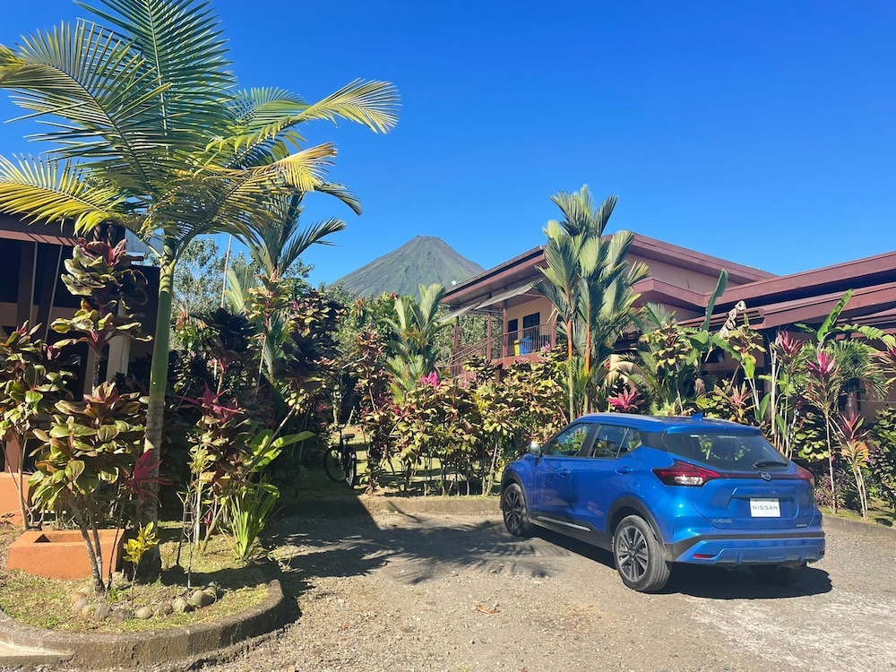 Aunty Arenal Lodge 35/50