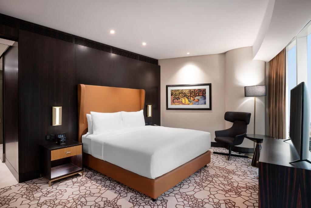 DELUXE, KING BED, WITH VIEW