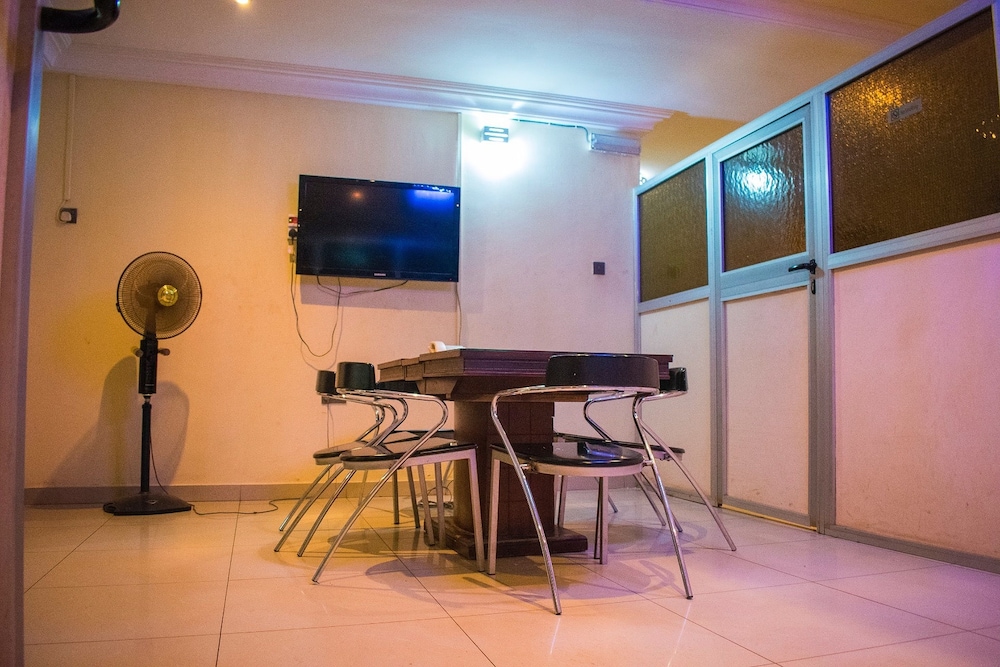 Taverna Guest House 19/30