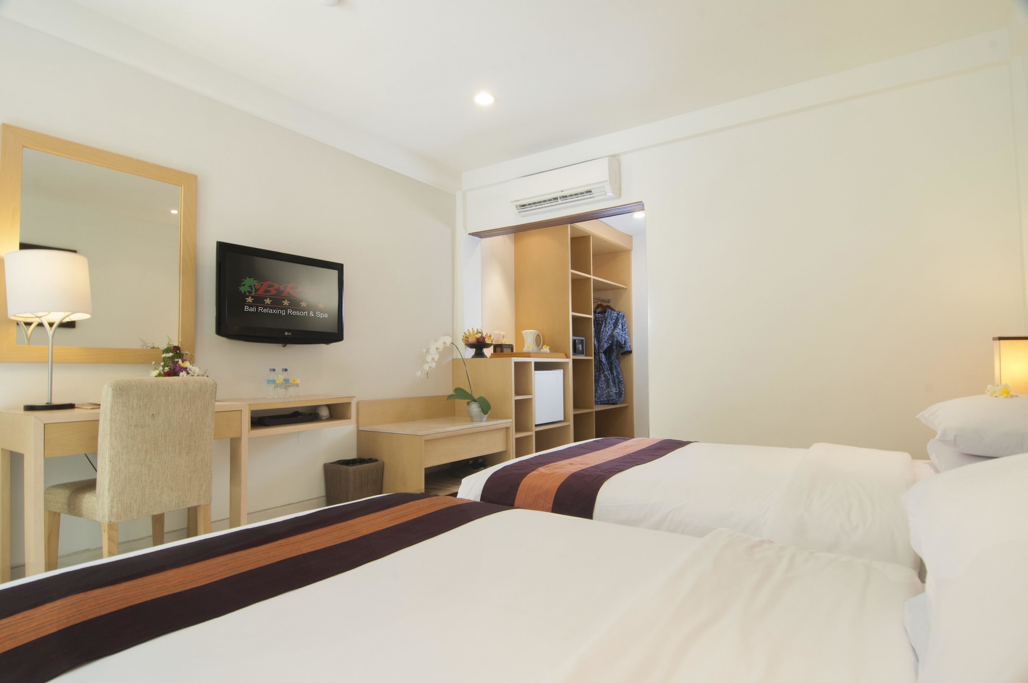 SUPERIOR ROOM