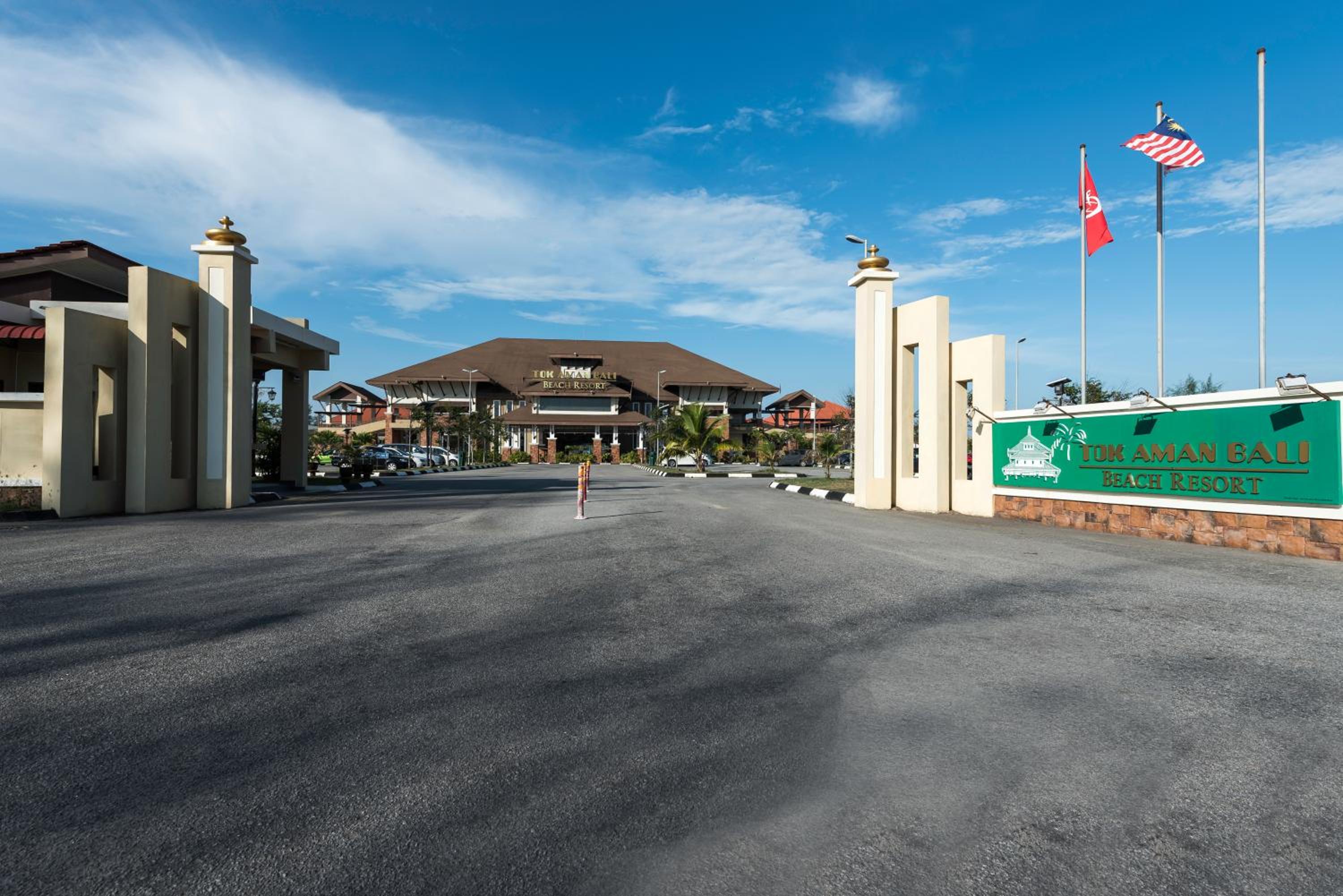 Tok Aman Bali Beach Resort 40/50