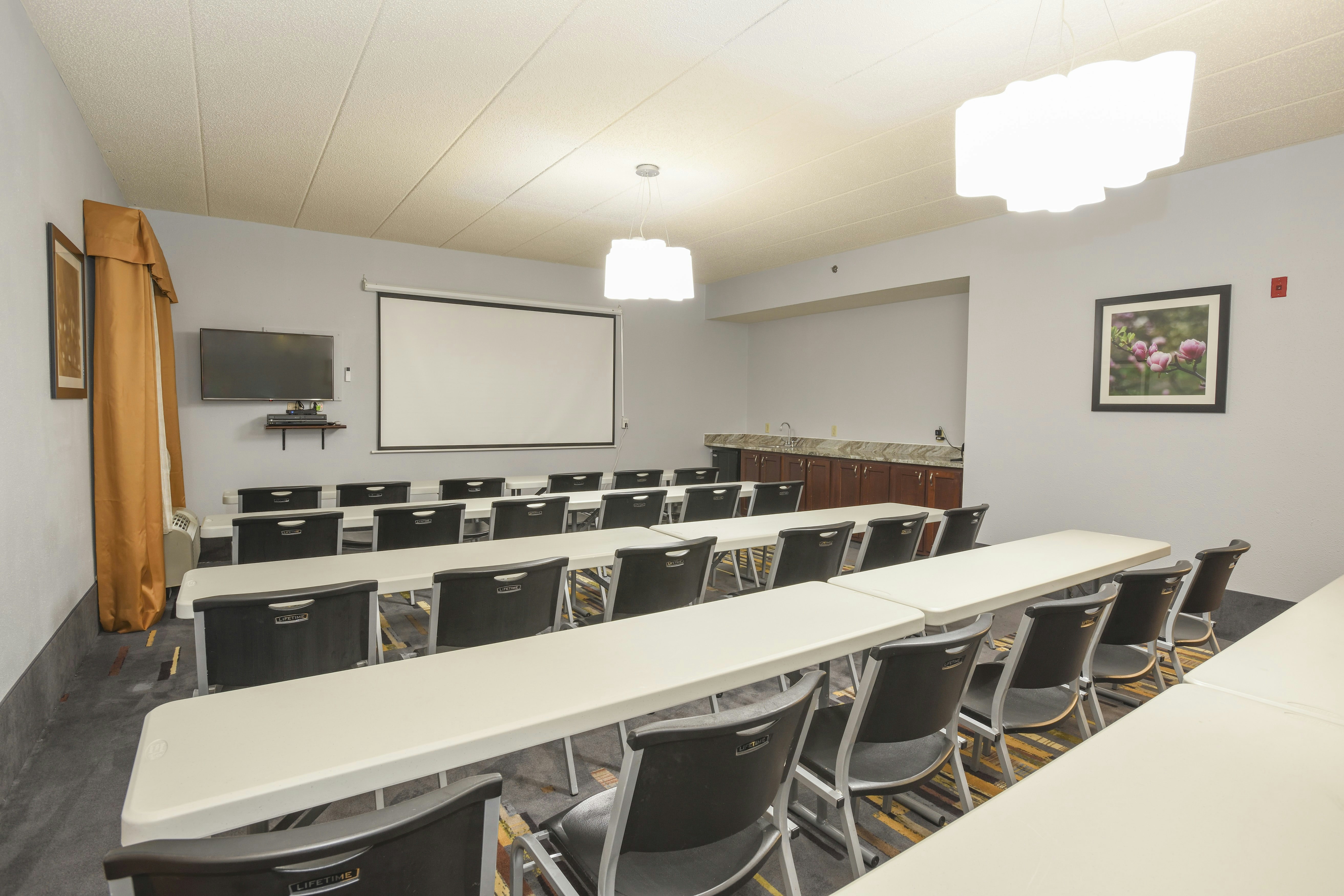 Hampton Inn Cincinnati Eastgat 32/36