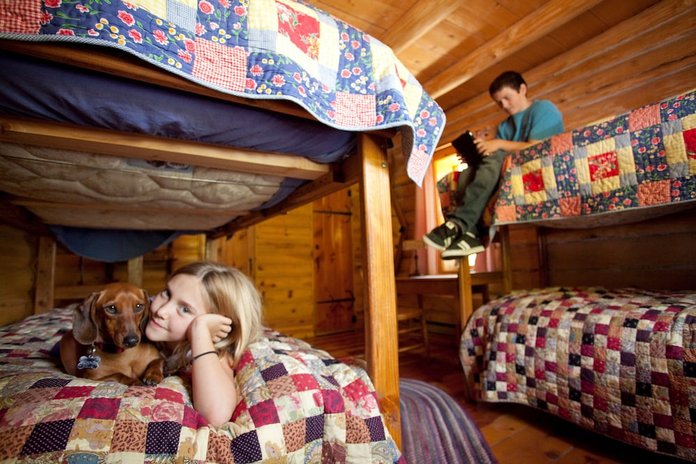 Alpine Village Suites 35/50