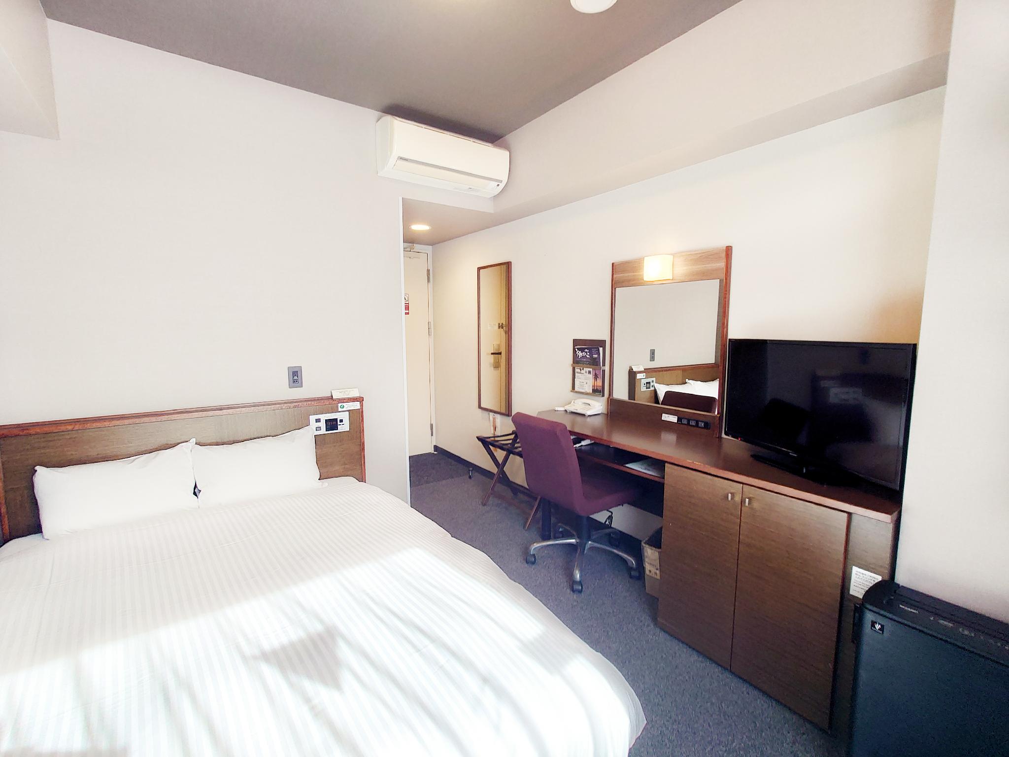 Semi Room, Single Bed, Semi Double Bed, Smoking