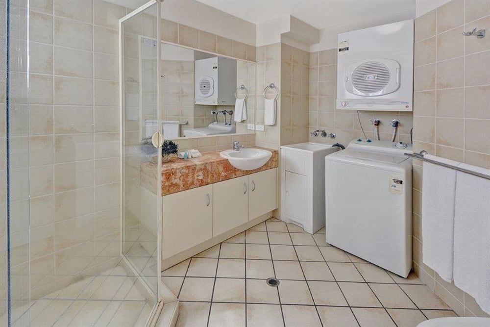 Raffles Mooloolaba 15/70