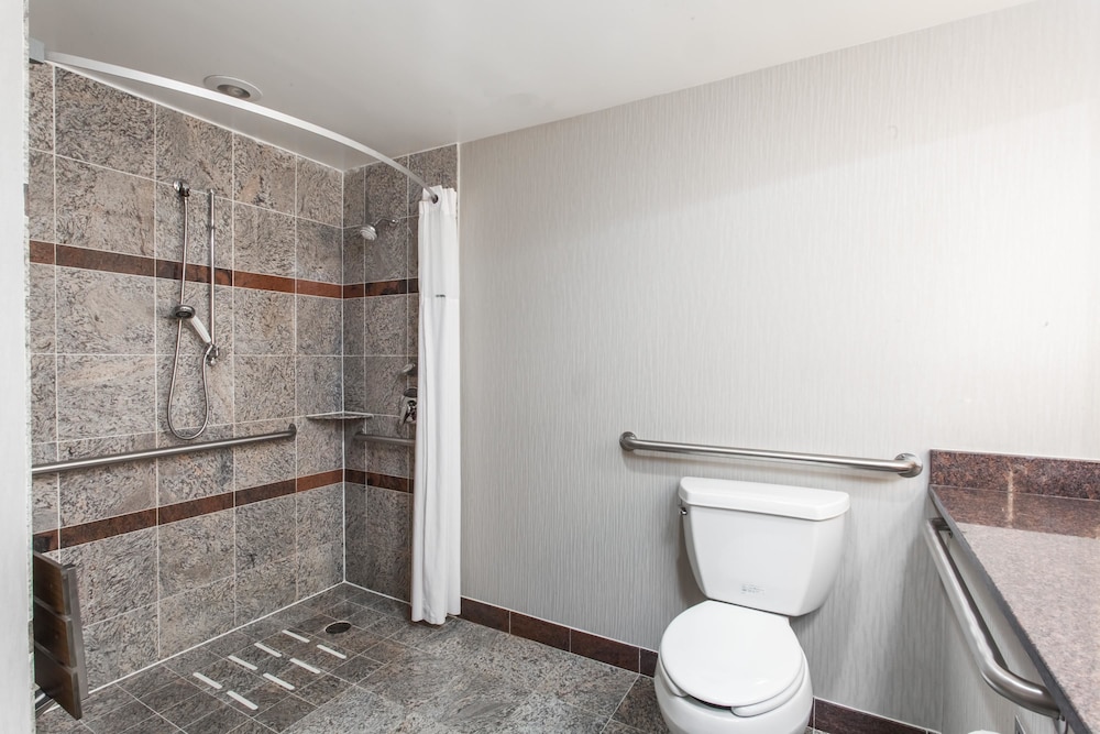 Days Inn by Wyndham Lanham Washington DC 12/40