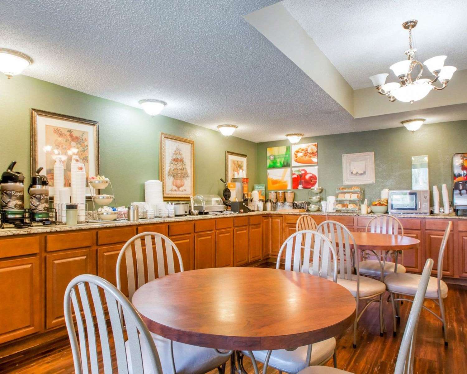 restaurant cafeteria