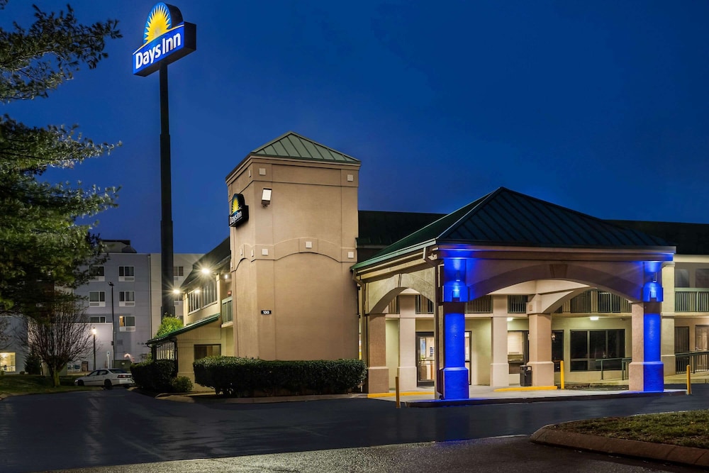 Days Inn By Wyndham Clarksville North 3/63