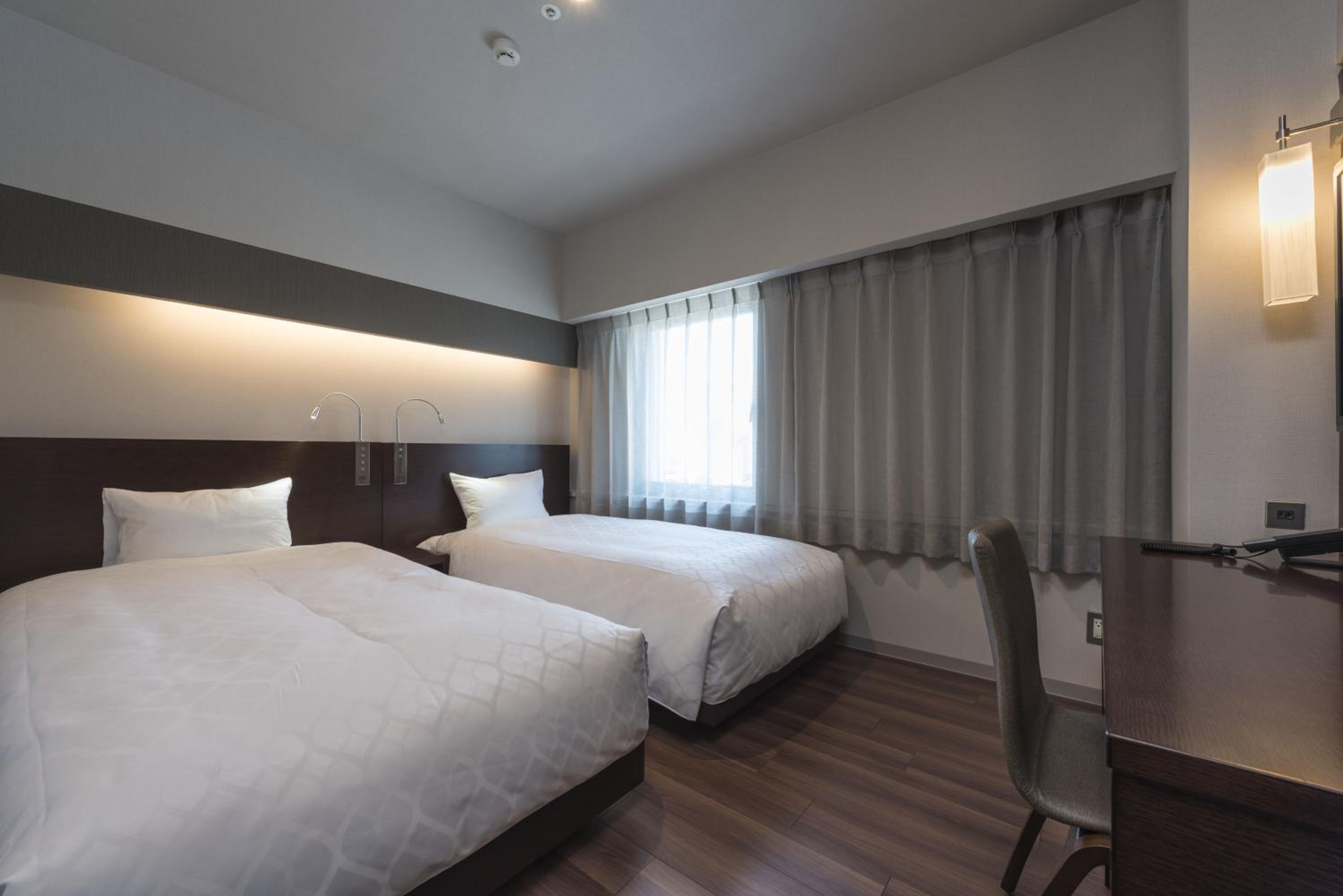 ROOM, DOUBLE BED