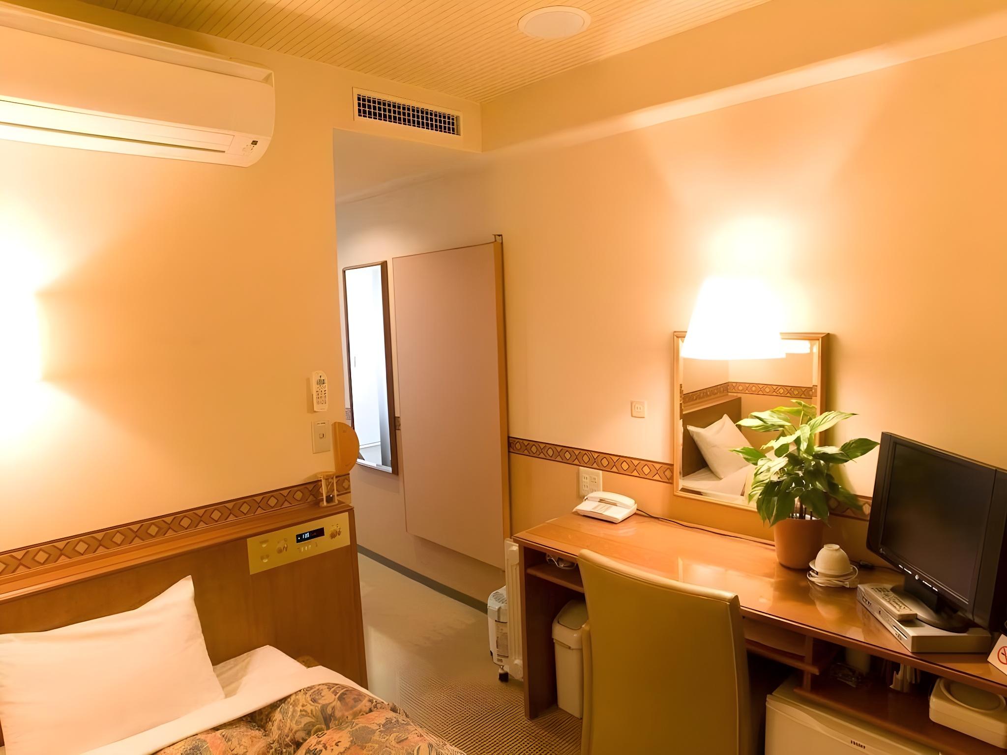 ROOM, SINGLE BED