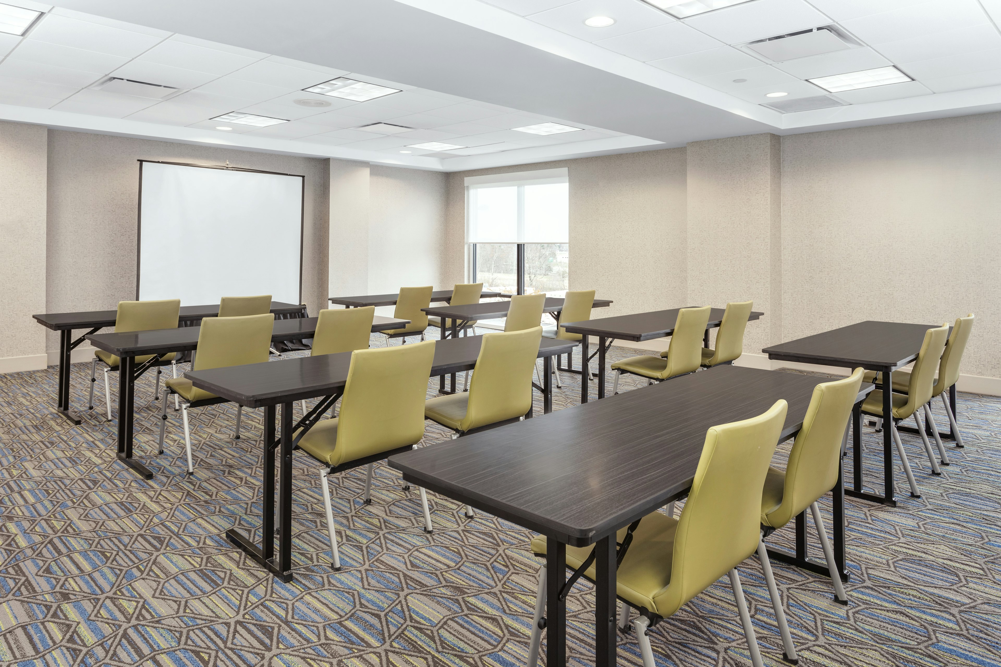 Holiday Inn Express Hotel & Suites South Portland 48/54