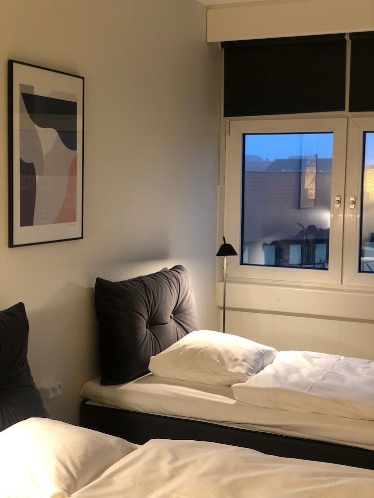 OUTLET HOTEL FREDERIKSHAVN 5/20