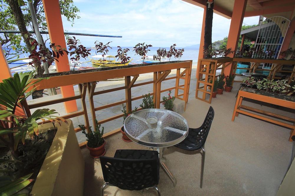 Papa Fred S Beach Resort 9/70