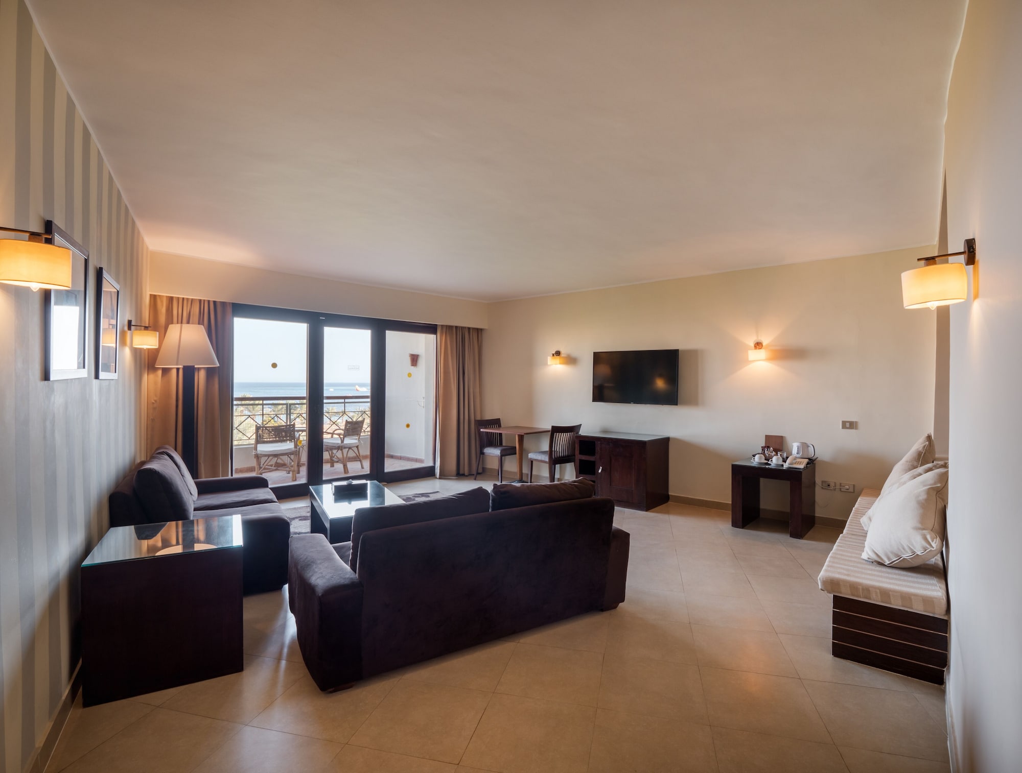 West Bay, Elite, Suite, King Bed, Adult Only، Fort Arabesque Beach Resort 3/4