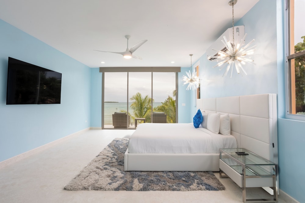 Beach Villa, 6 Bedrooms, 5 King Beds, 2 Bunk Beds, with Pool