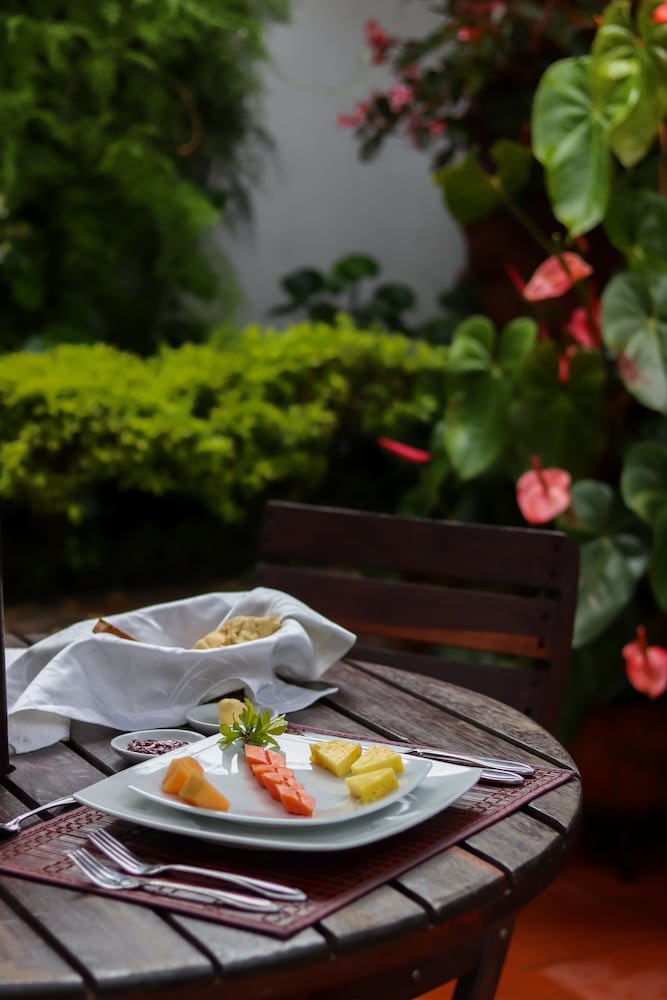 Casa Lola Hotel Boutique 51/59