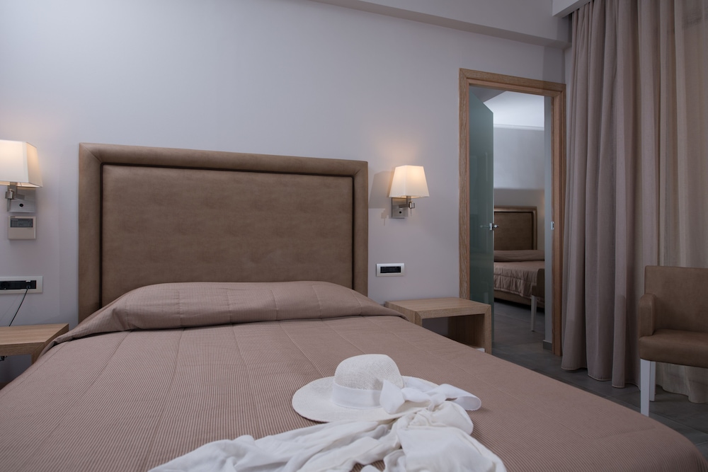 Cactus Beach Hotel 26/70