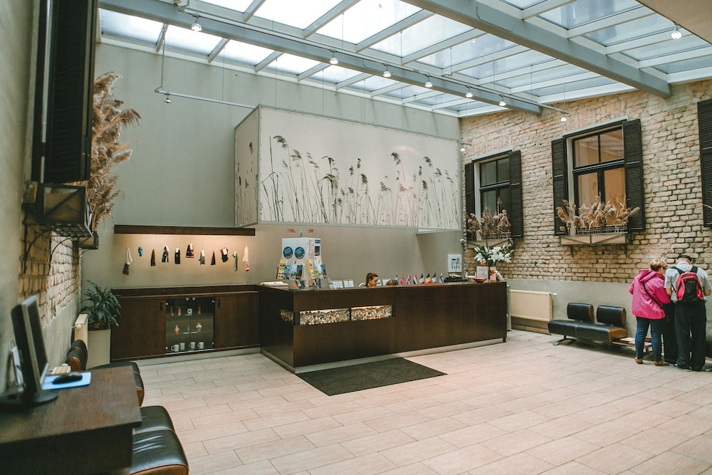 Hanza Hotel 11/56