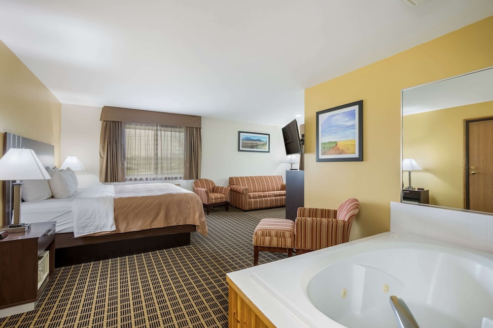 Quality Inn Edgerton, WI 19/39