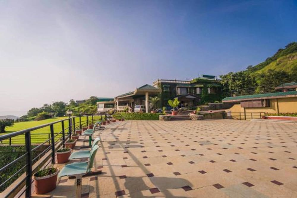 The Upper Deck Resort 33/50