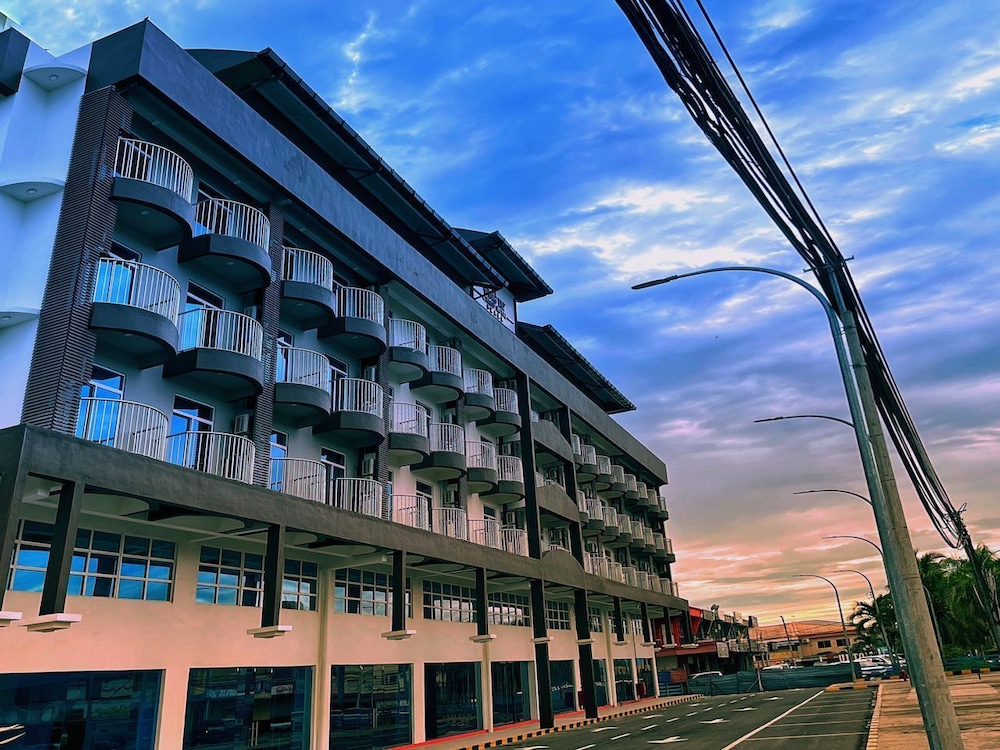 Wing Tat Grand Hotel 2/23