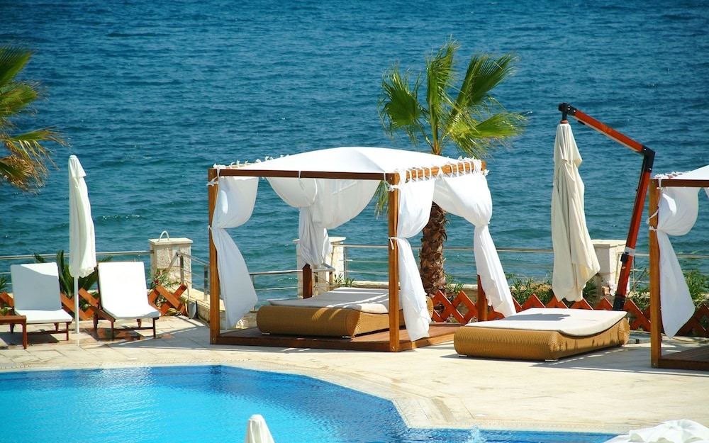 Ionian Emerald Resort 24/30