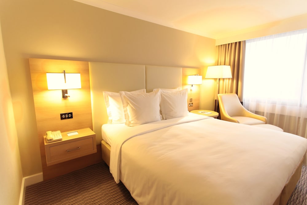 RENAISSANCE LONDON HEATHROW HOTEL 9/46