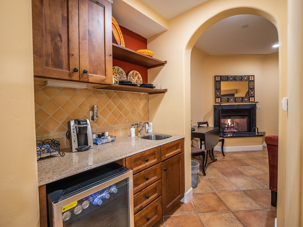 Su Nido All Suites Boutique Inn 64/64