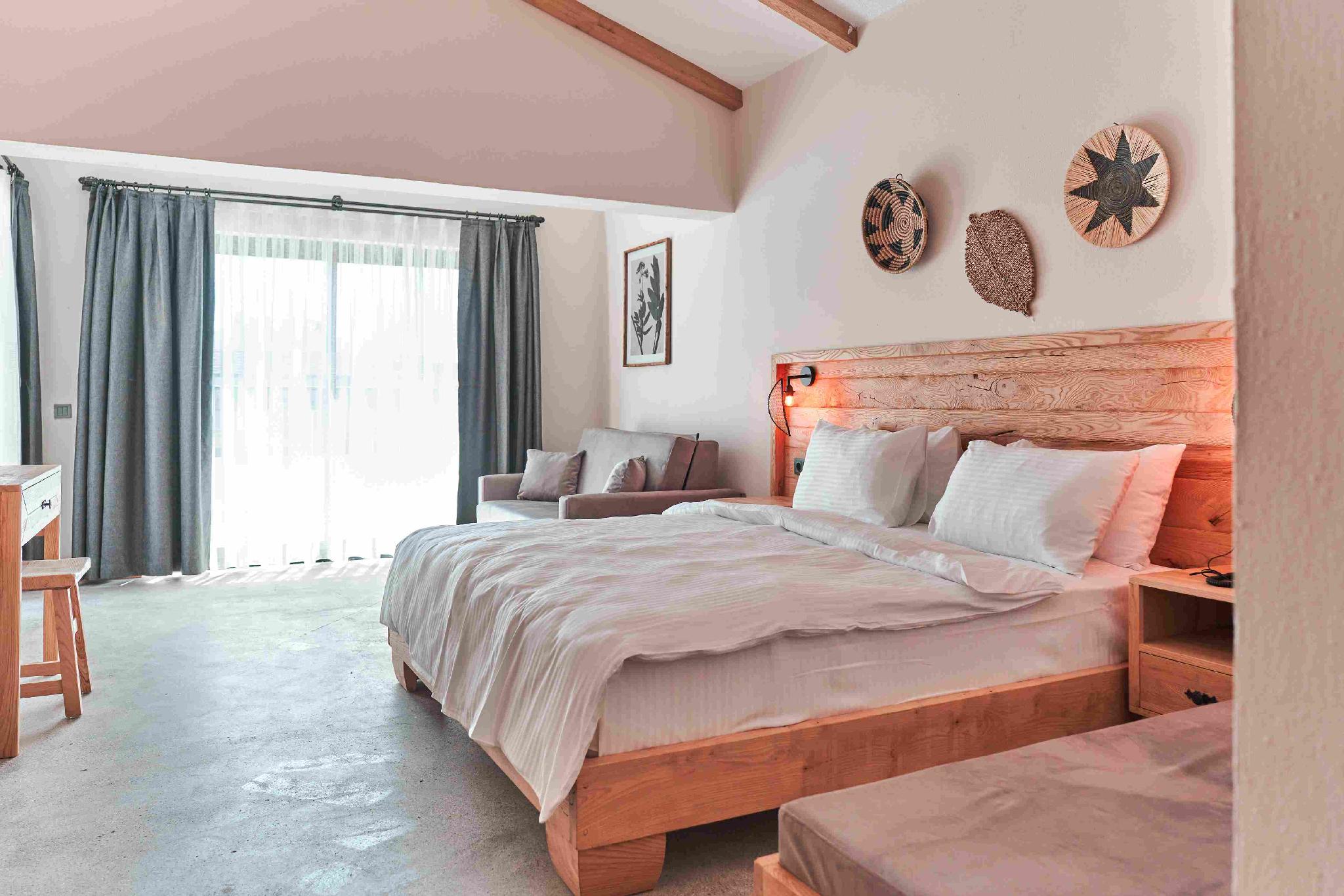 Premier, Double Bed, Pool Access