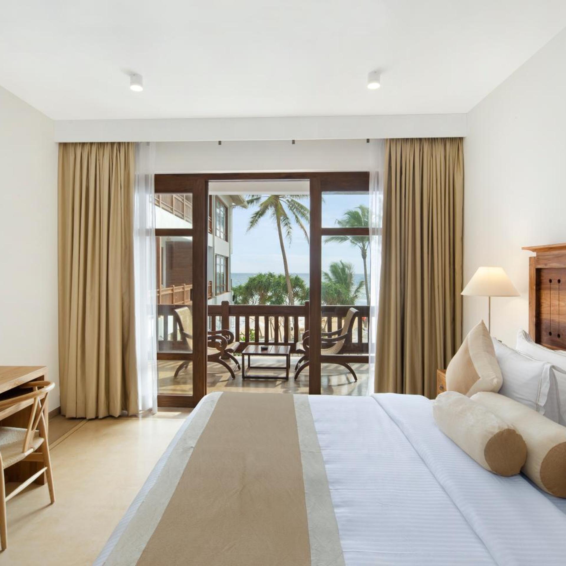 Lucky Elephant Hotel 12/48