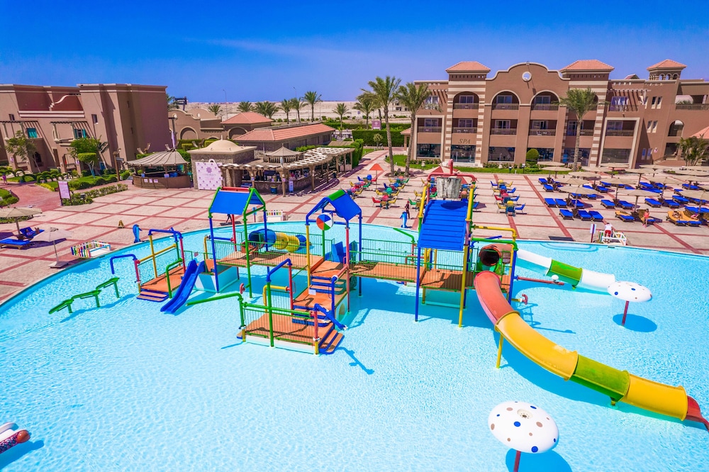 Charmillion Club Aqua Park 35/46