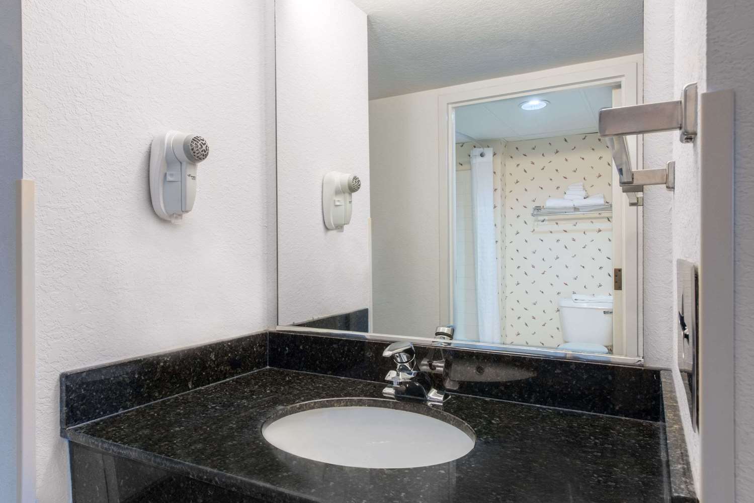 Holiday Inn Express Jonestown Ft Indiantown Gap, an IHG Hotel 23/25