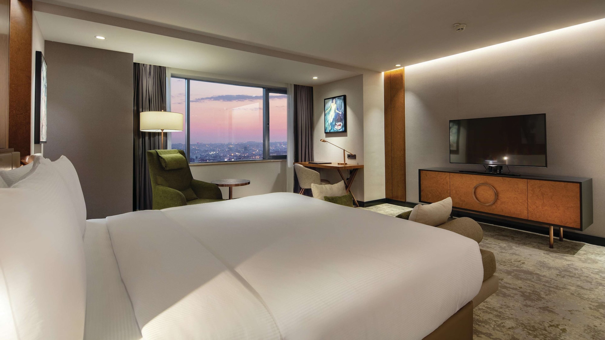 ROOM, KING BED