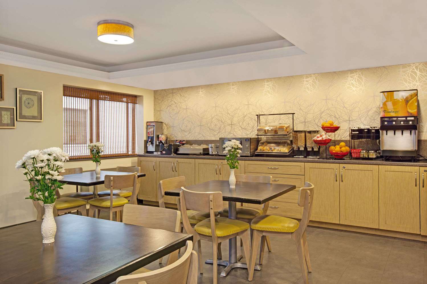 Ramada By Wyndham Staten Island 23/38