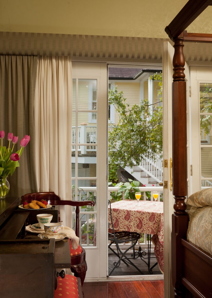Azalea Inn and Villas 40/71