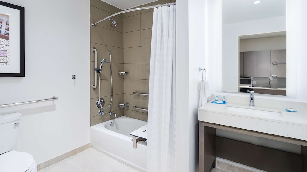 HYATT HOUSE WASHINGTON DC / THE WHARF 62/64