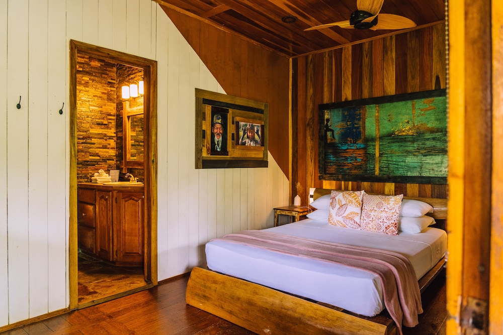 Bambuda Lodge 17/66